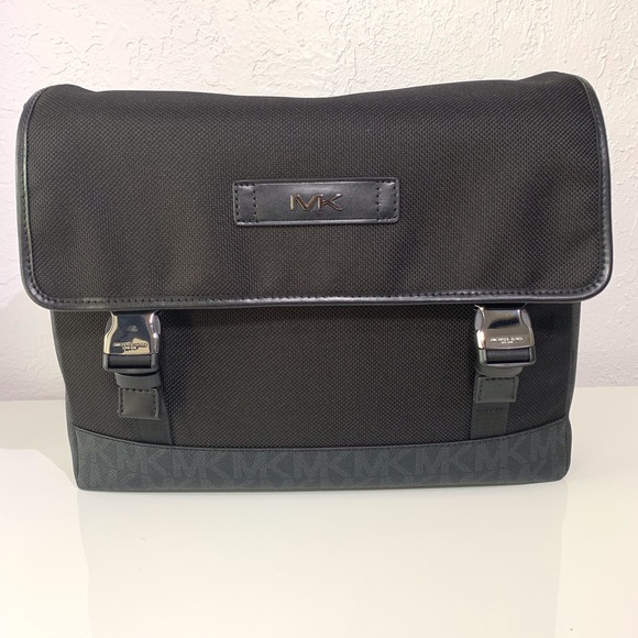 Michael Kors Bags Michael Kors Kent Sport Medium Tech Messenger Bag